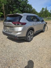 2025 Nissan Rogue SL FWD - Exterior Rear Right Corner Image